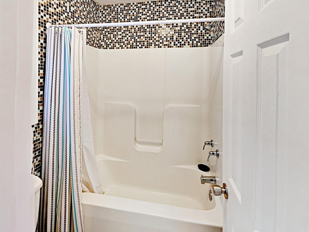 4 Bedrooms Country Home